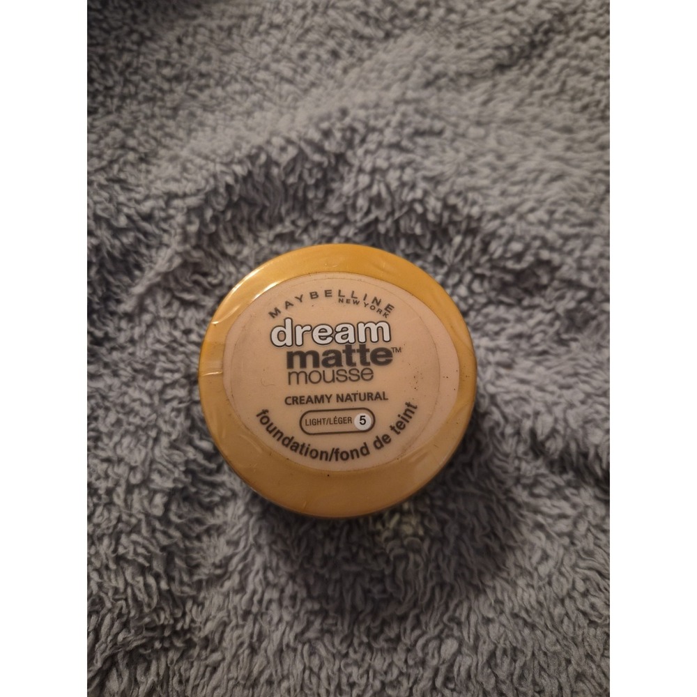Maybelline Dream Matte Mousse CREAMY NATURAL (Light 5) Foundation